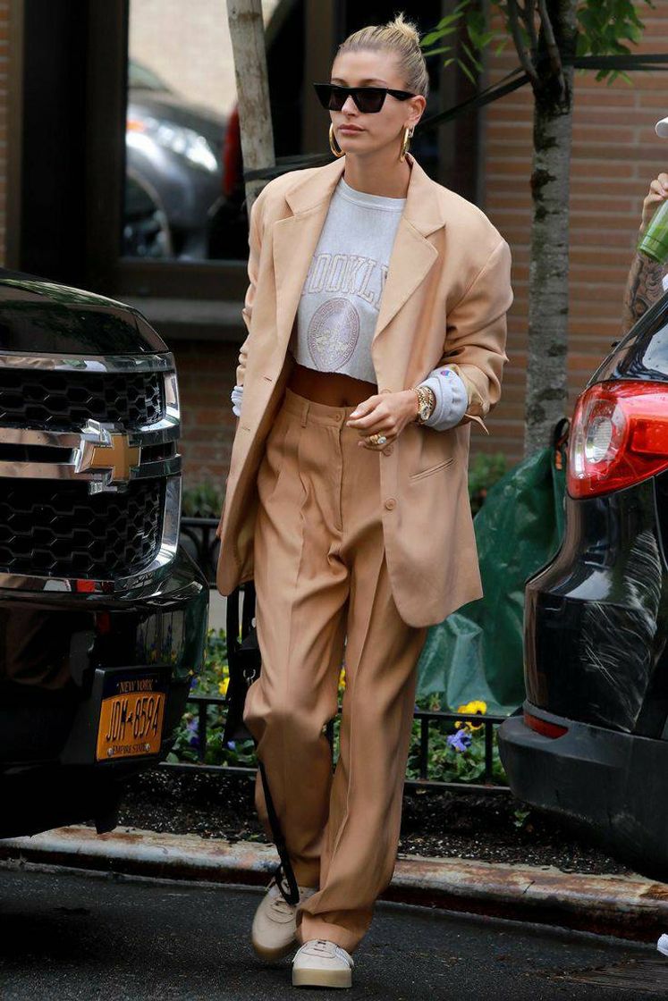 Moda NEUTRAL SUIT LOOK