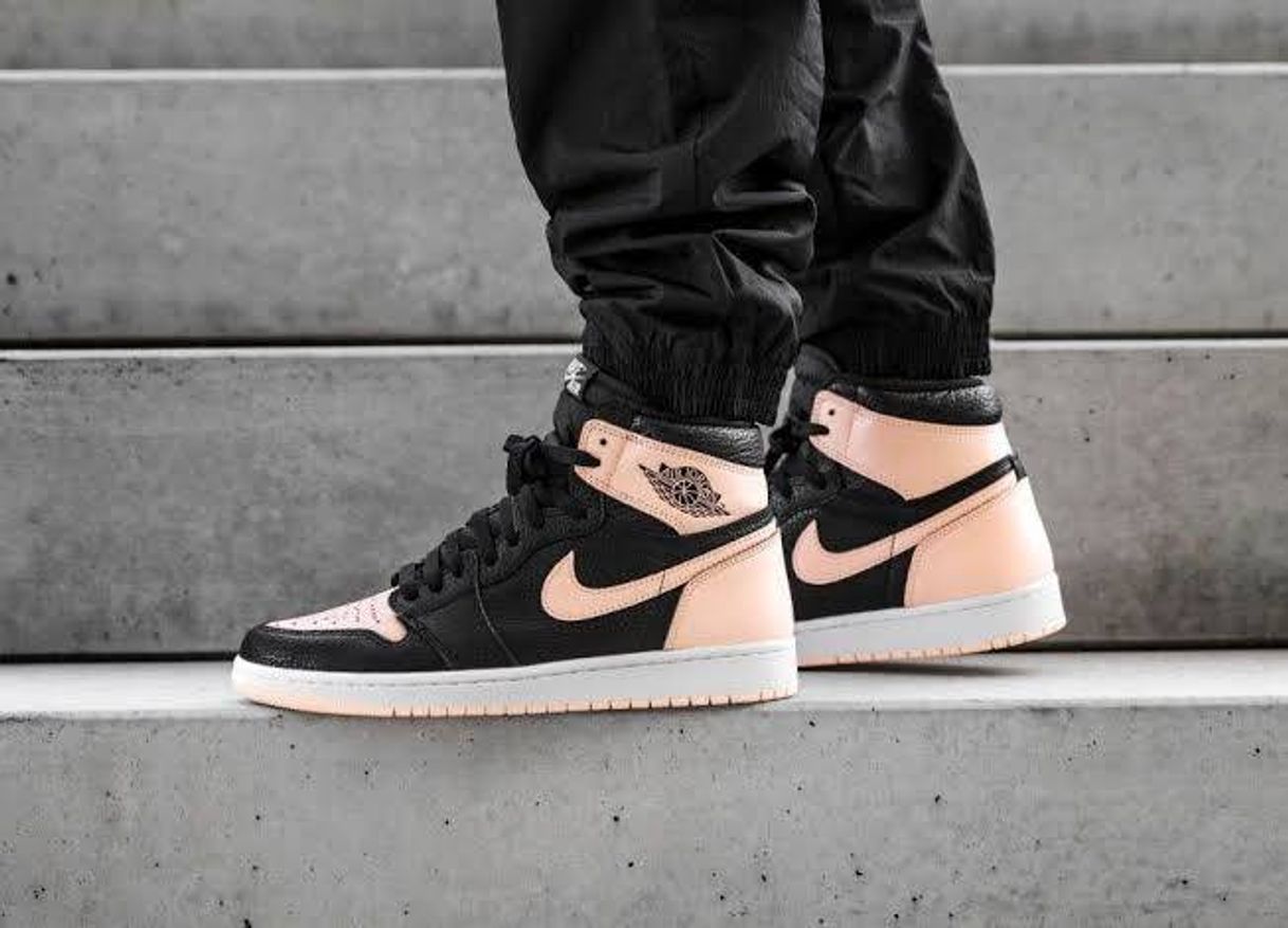 Social Nike Air Jordan 1 Preta e Nude

