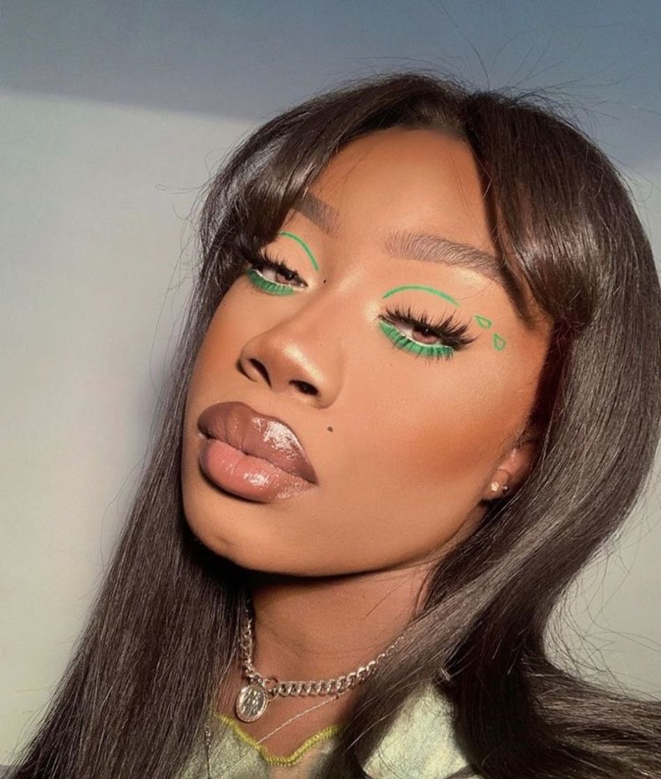 Fashion GREEN MAKEUP