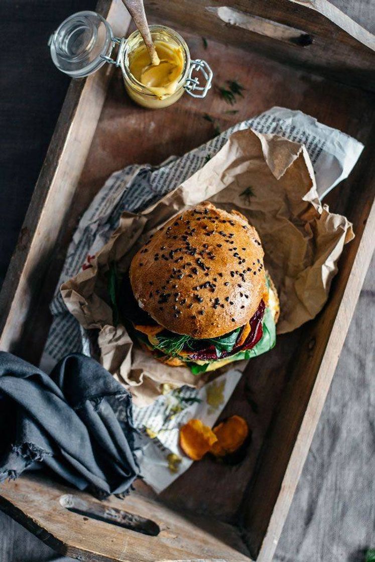 Moda Hambúrguer vegano de lentilha rosa com tofu✨🍔