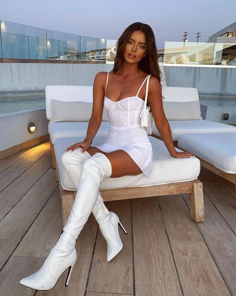 Social All-white outfit