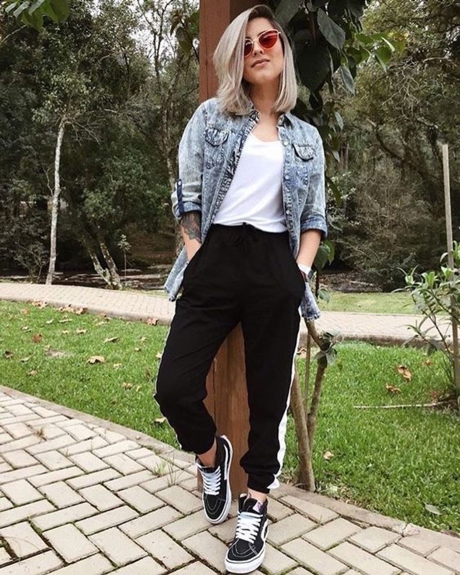 Fashion Jaqueta ✨ Branco ✨ Preto ✨ Vans 