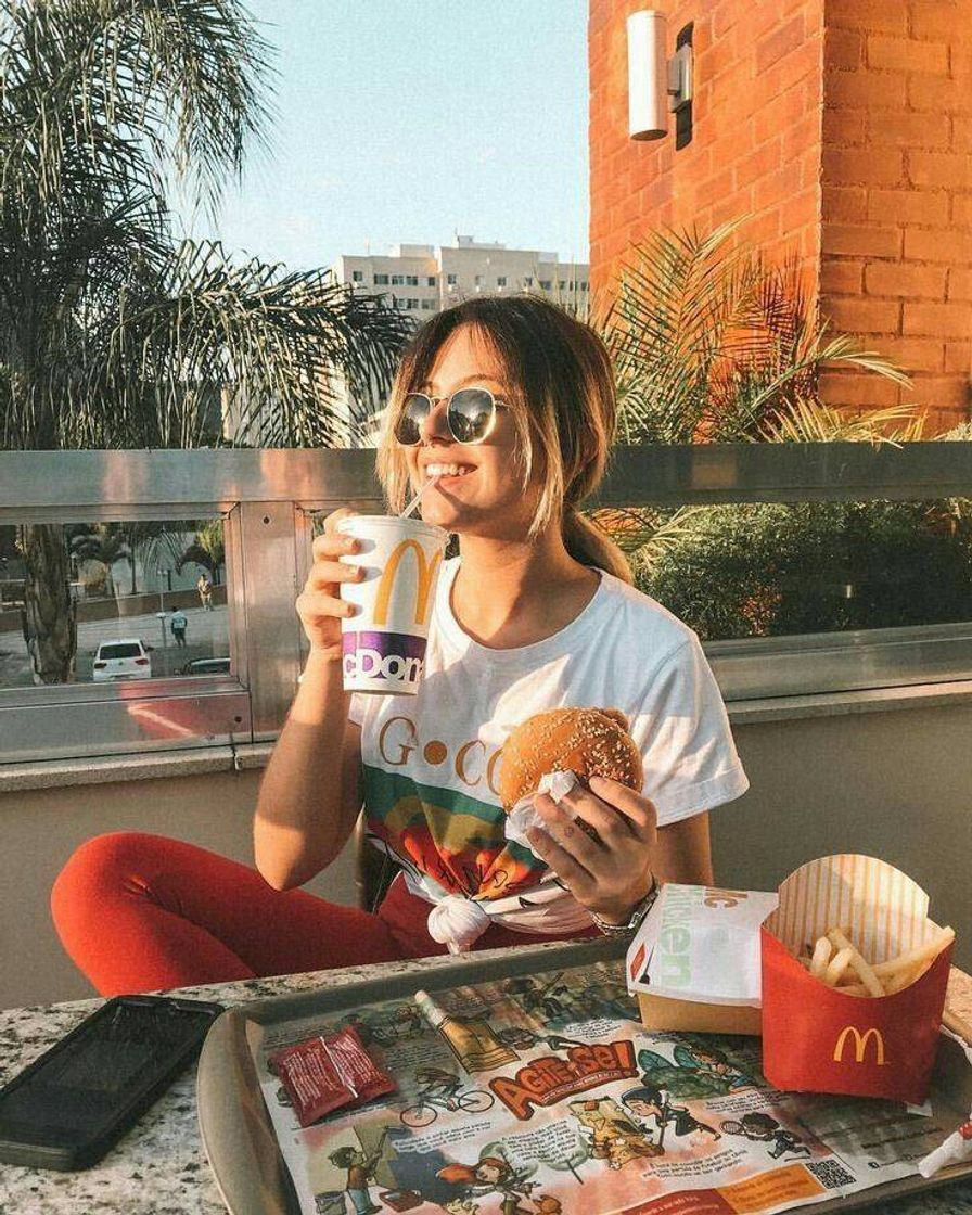 Fashion Pose com lanches 