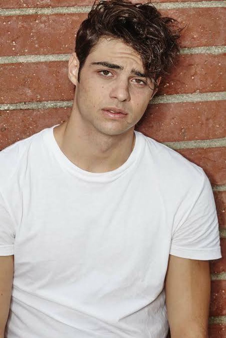 Moda Noah centineo