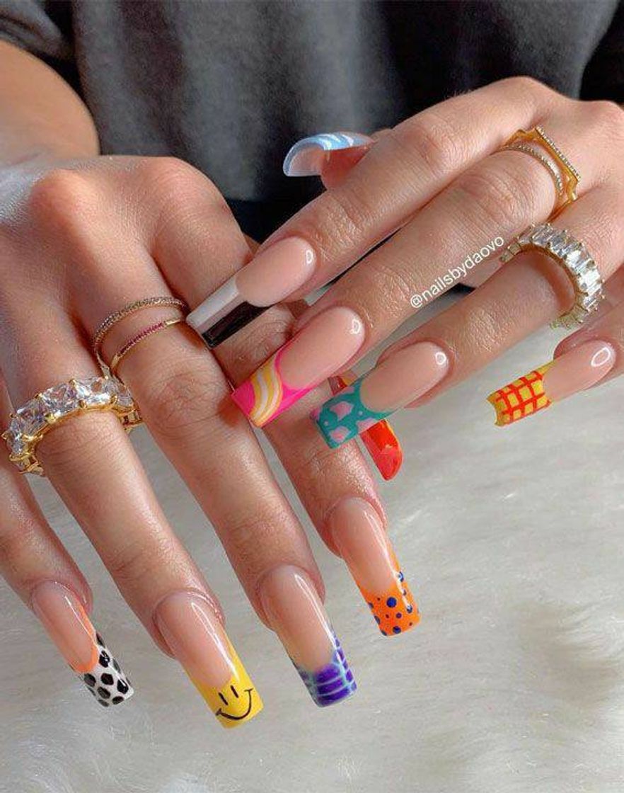 Social Nails Design 