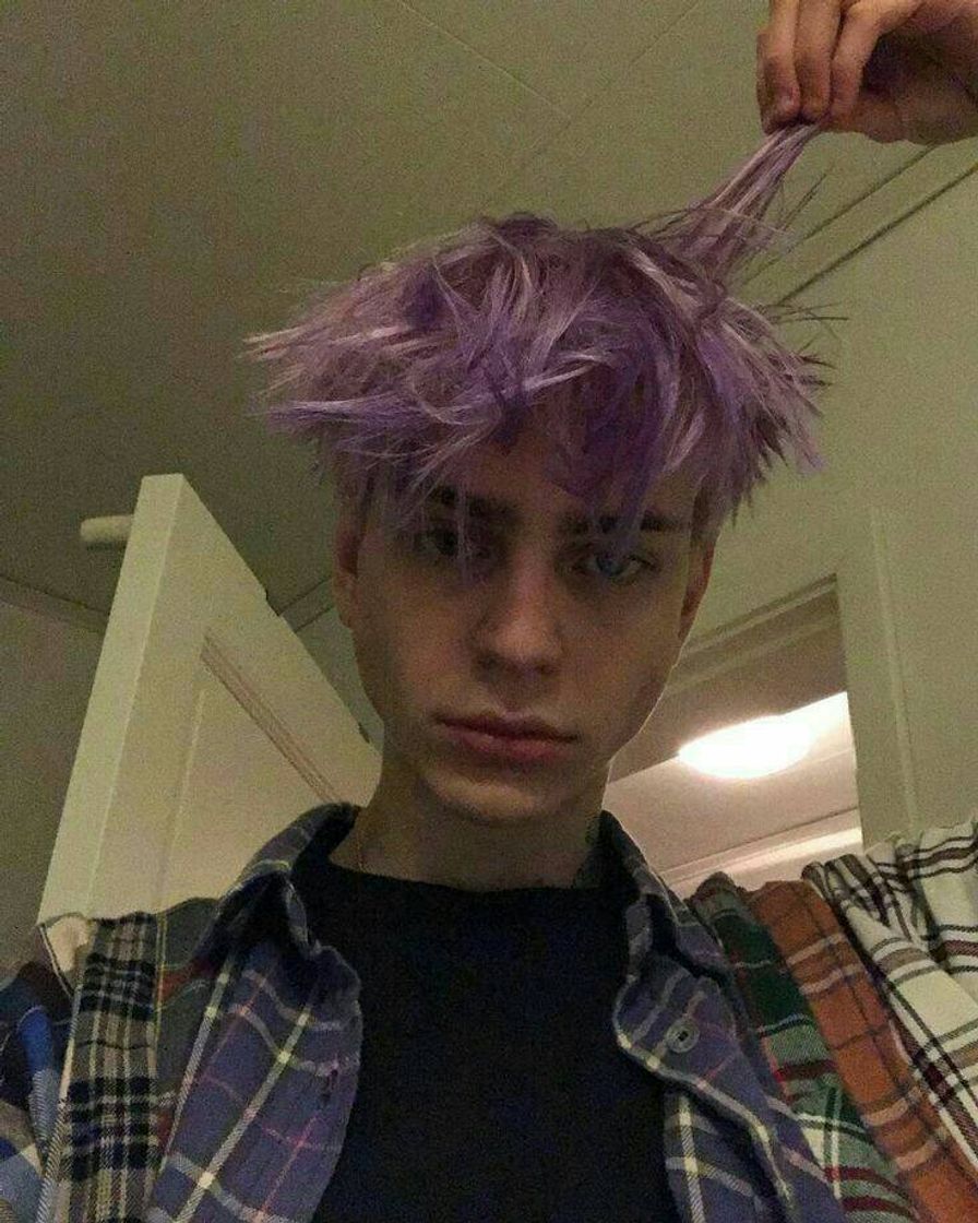 Moda Cabelo roxo masculino