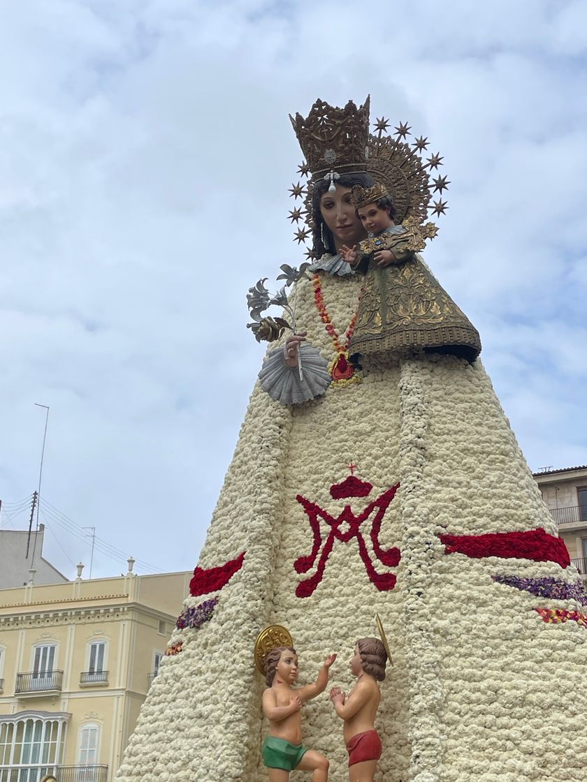 Place Plaza de la Virgen