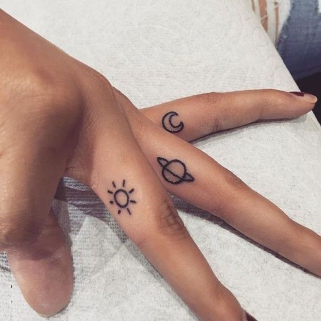 Moda tatuagem básica para dedos mto fofa