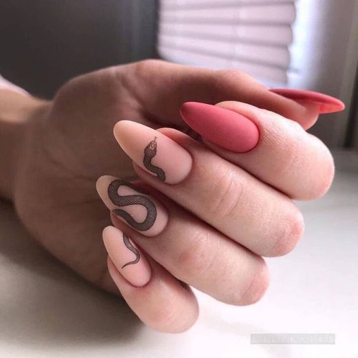 Snake nails 💅🐍