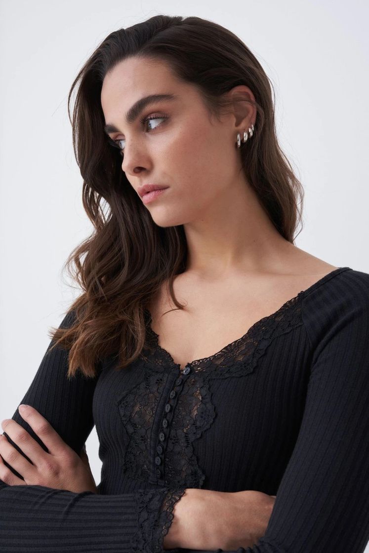 Social CAMISOLA DE RENDA NO DECOTE