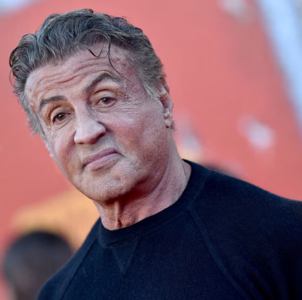 Social Sylvester Stallone y su parálisis facial
