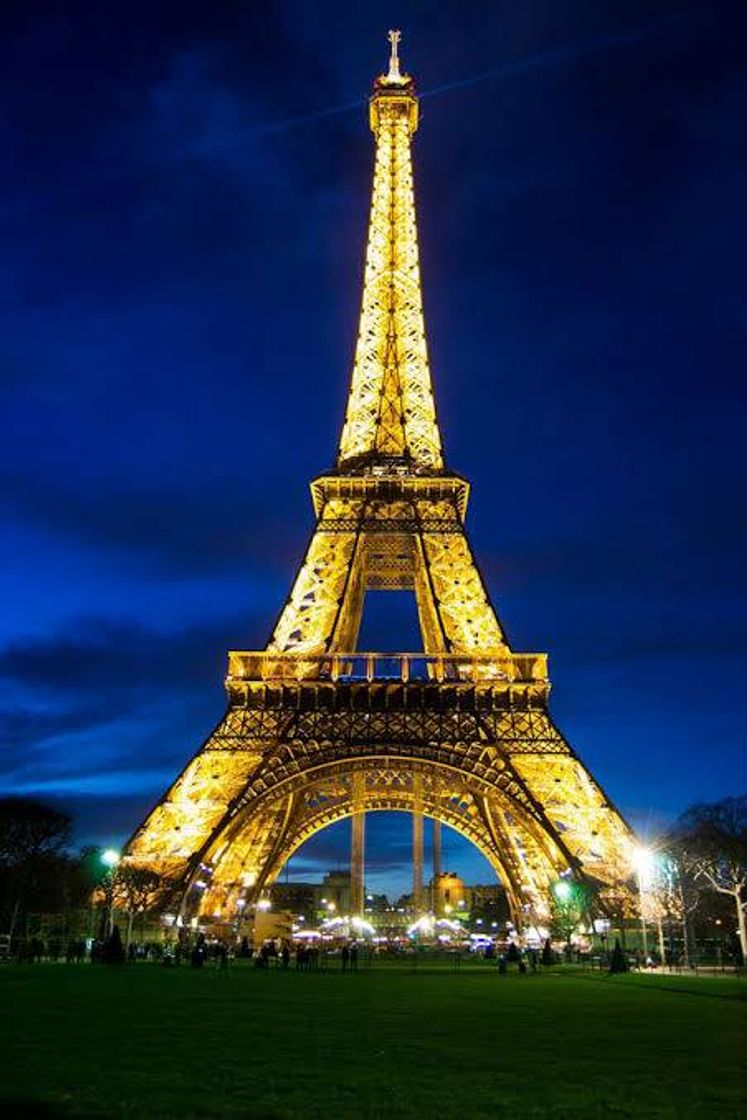Place Torre Eiffel