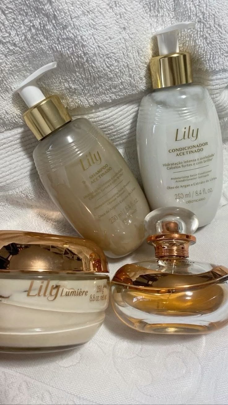 Perfume e hidratante Lily oboticario 