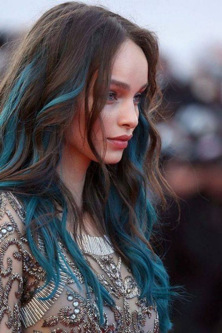 Moda Blue hair