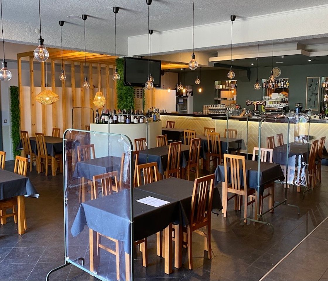Restaurants MENOSUM- Restaurante Bar