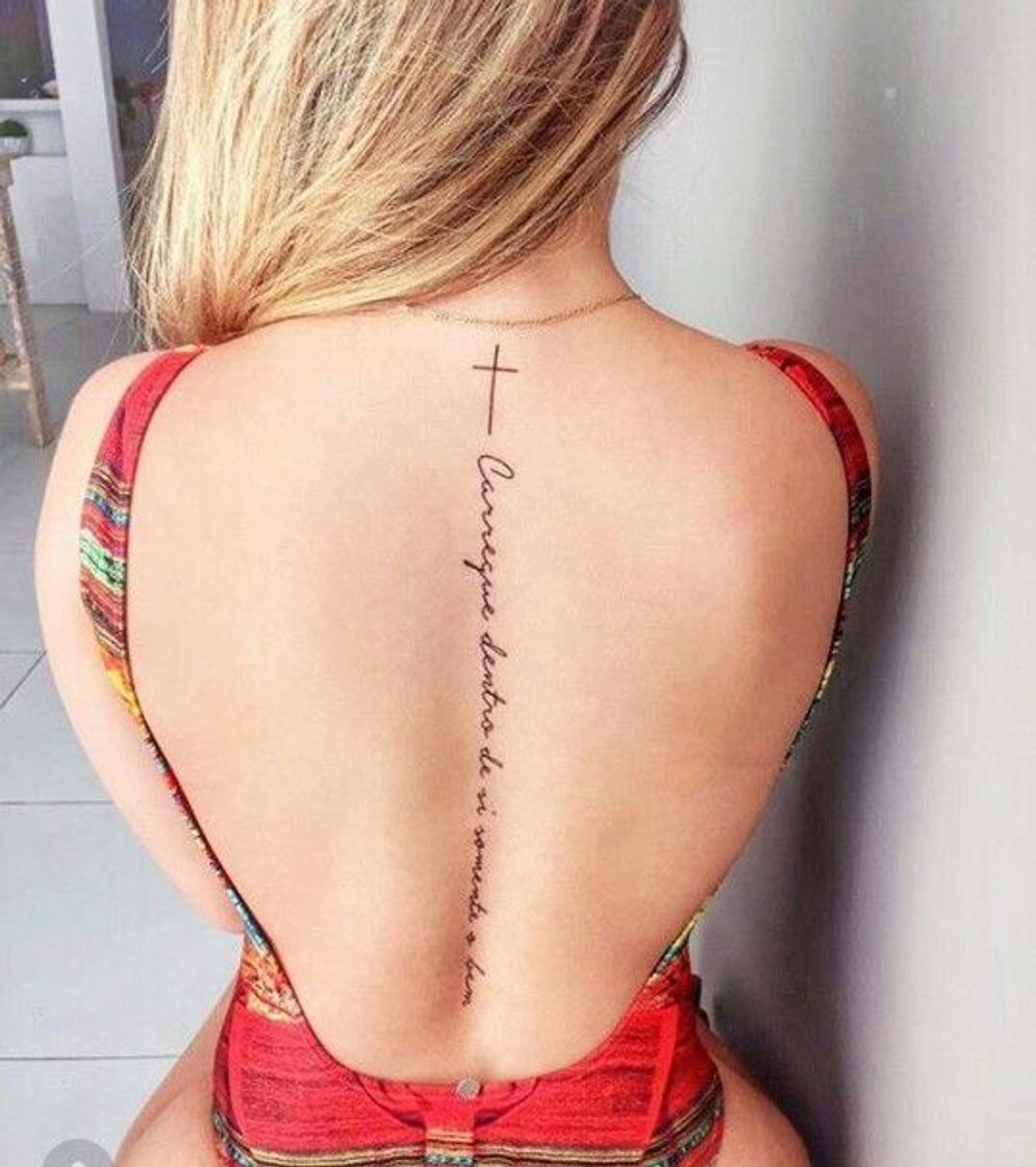 Moda Tatuagem na coluna 😍