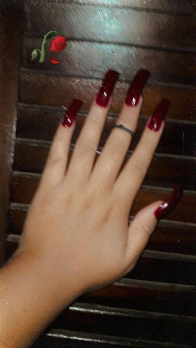 Moda Red Nails