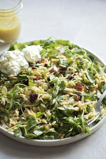 arugula salad with lemon basil