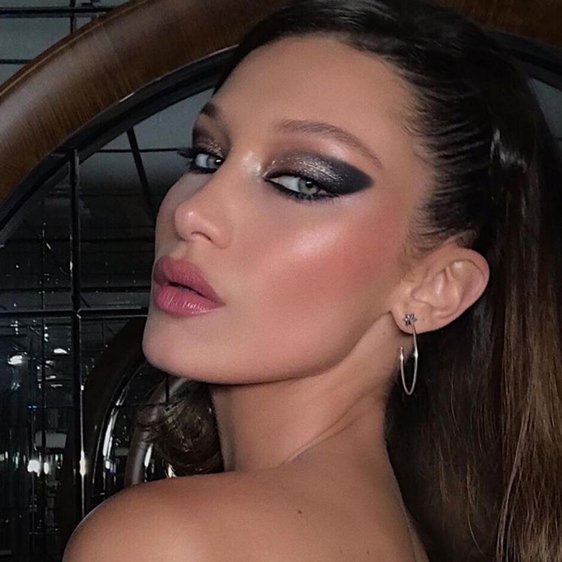 Fashion bella hadid eye make up