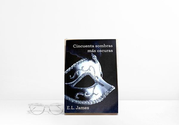 Livro Cincuenta sombras más oscuras