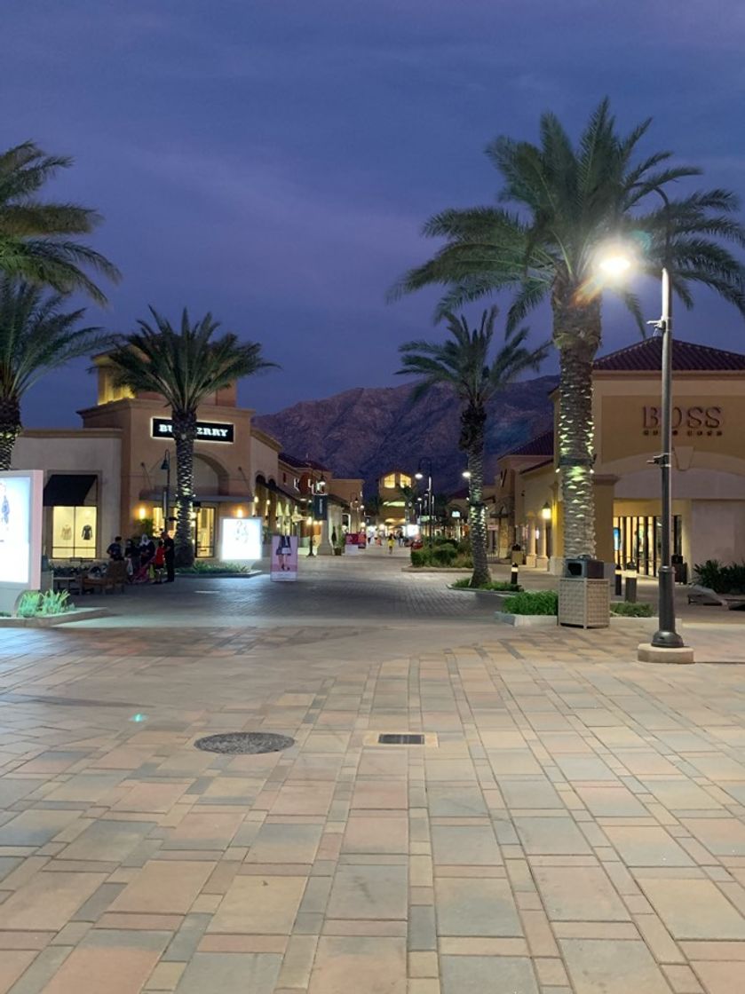 Places Desert Hills Premium Outlets