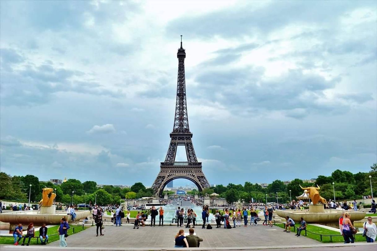 Place Eiffel tower