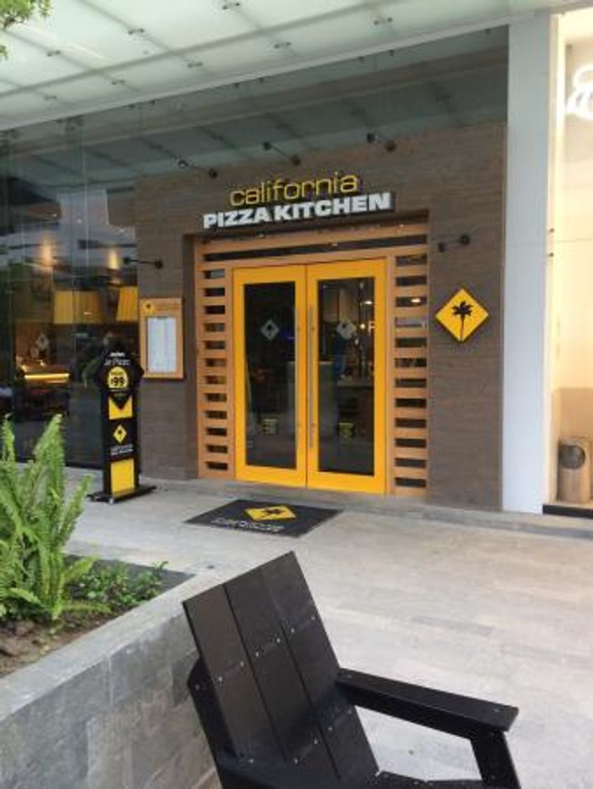 Restaurants California Pizza Kitchen Nuevo Sur