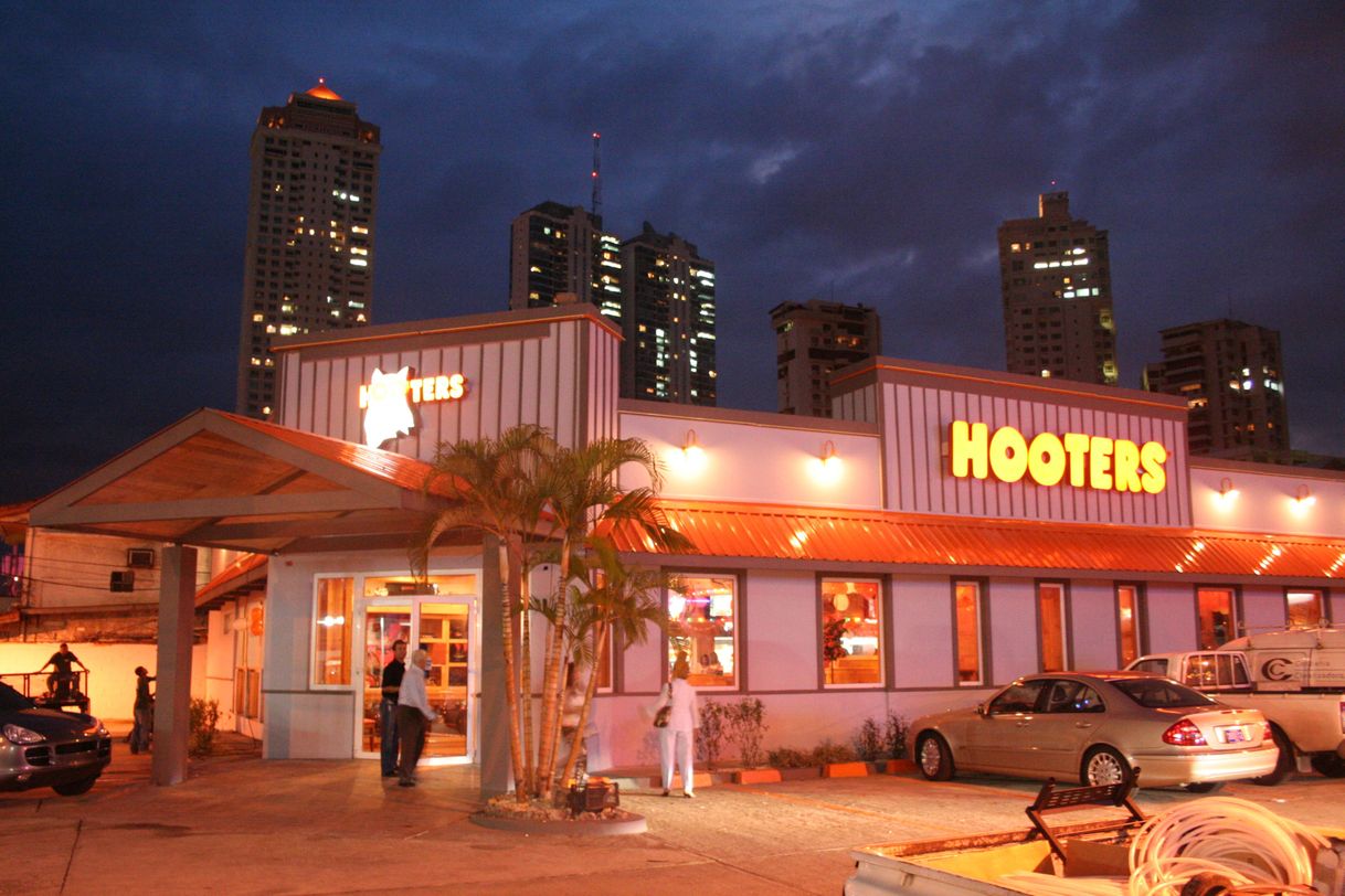 Restaurants Hooters