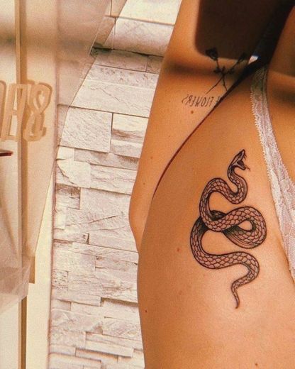 Tattoo cobra 