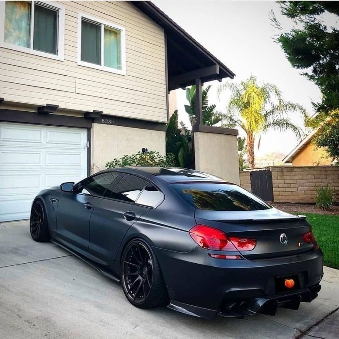 Social BMW M6