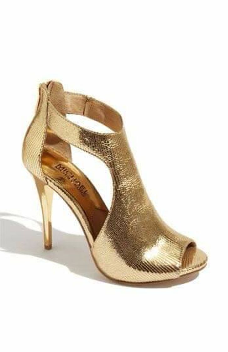 Fashion Unas sandalias color dorado con un diseño súper cool😊🥰