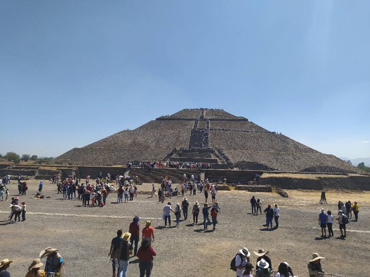 Place Piramides De Teotihuacan