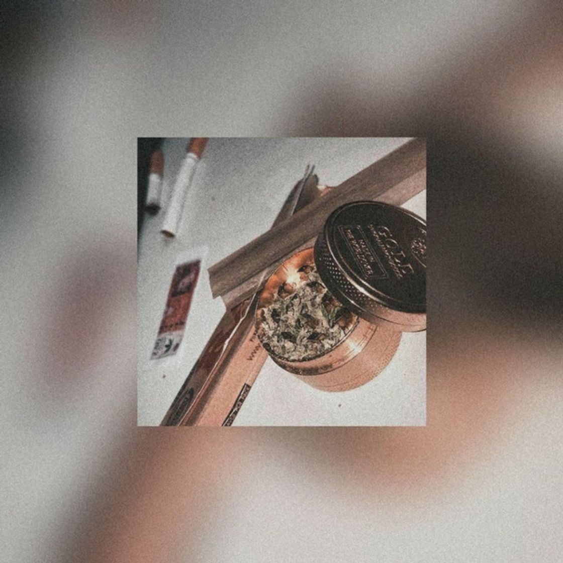 Music Tô Fumando Um Chá Com A Seda Preta (VERSÃO BH)