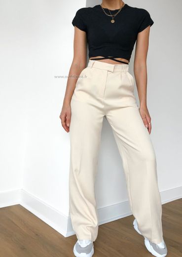 Wide leg pants in beig Outfitbook