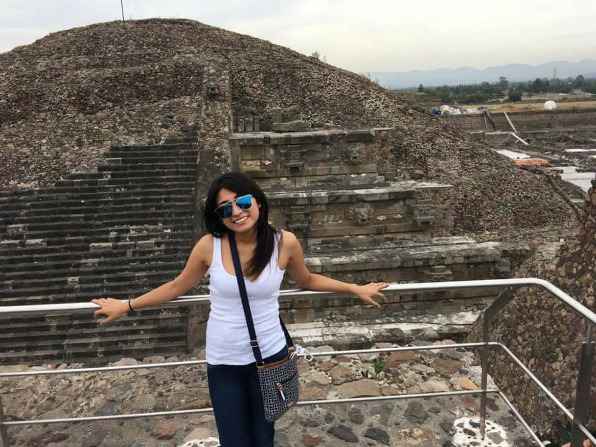 Place Piramides De Teotihuacan