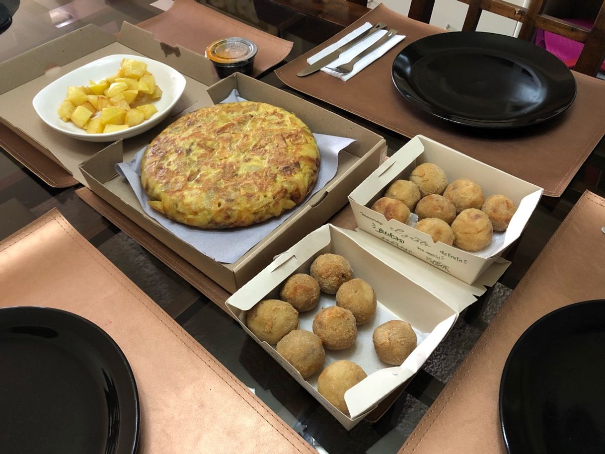 Restaurantes Tortilla de patatas, croquetas de jamón, patatas bravas