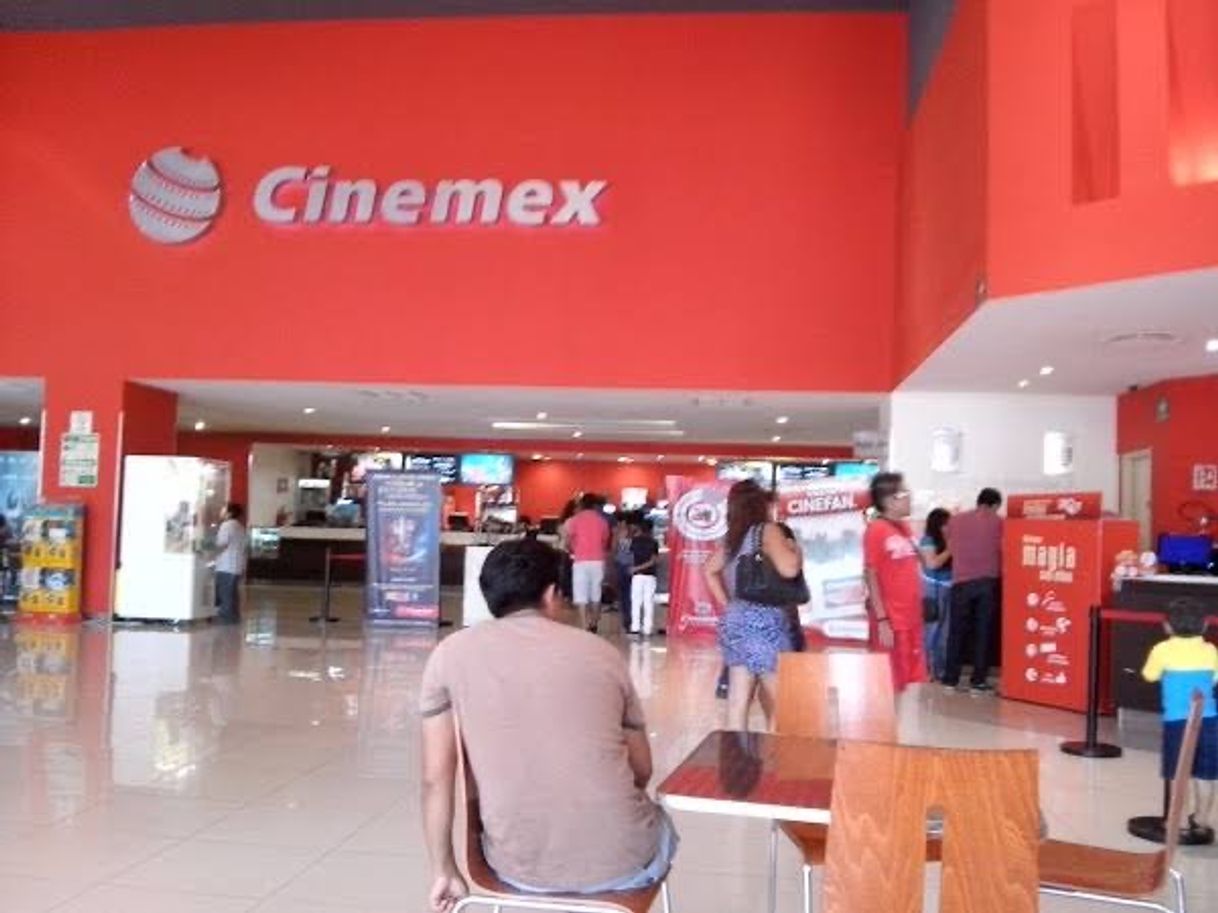 Place Cinemex Macroplaza