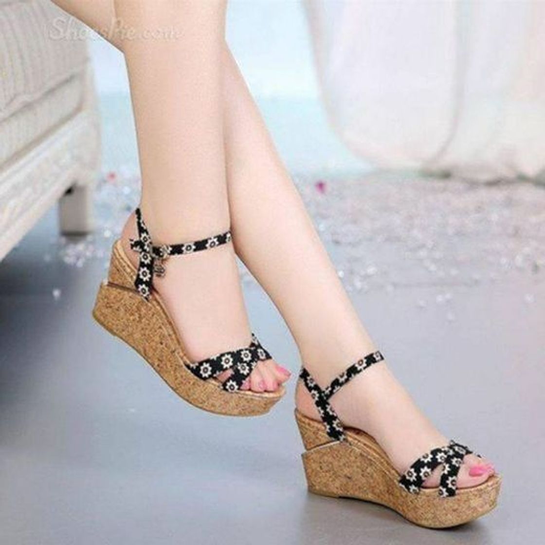 Moda Shoespie Cross Buckle Wedge Sandals