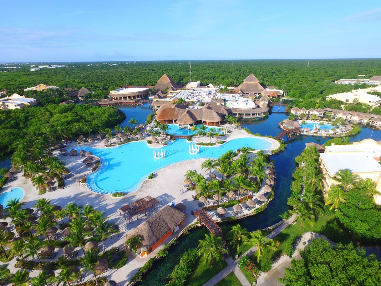 Place Grand Palladium White Sand Resort & Spa