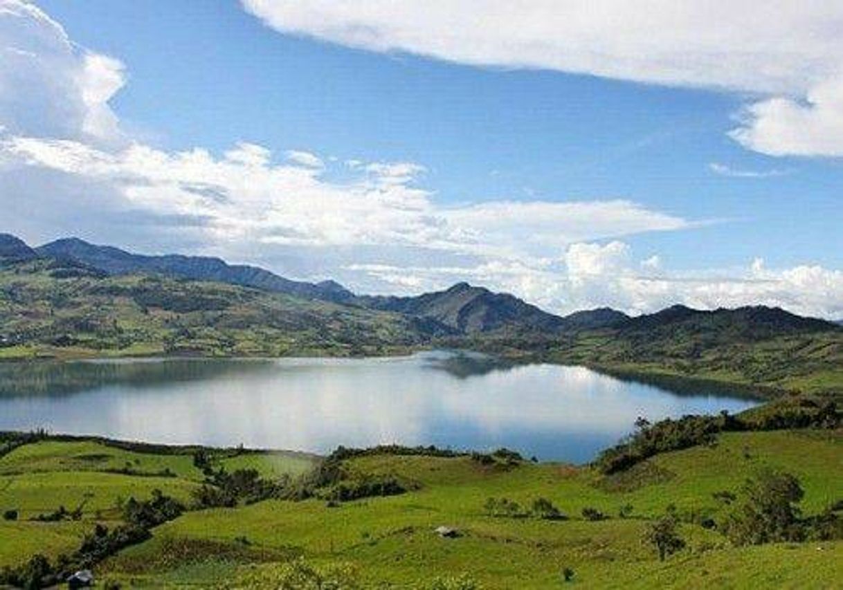 Places Laguna Pomacocha