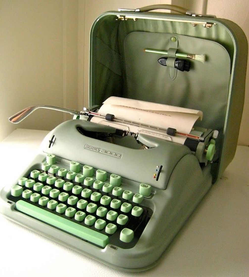 Fashion green vintage typewriter 