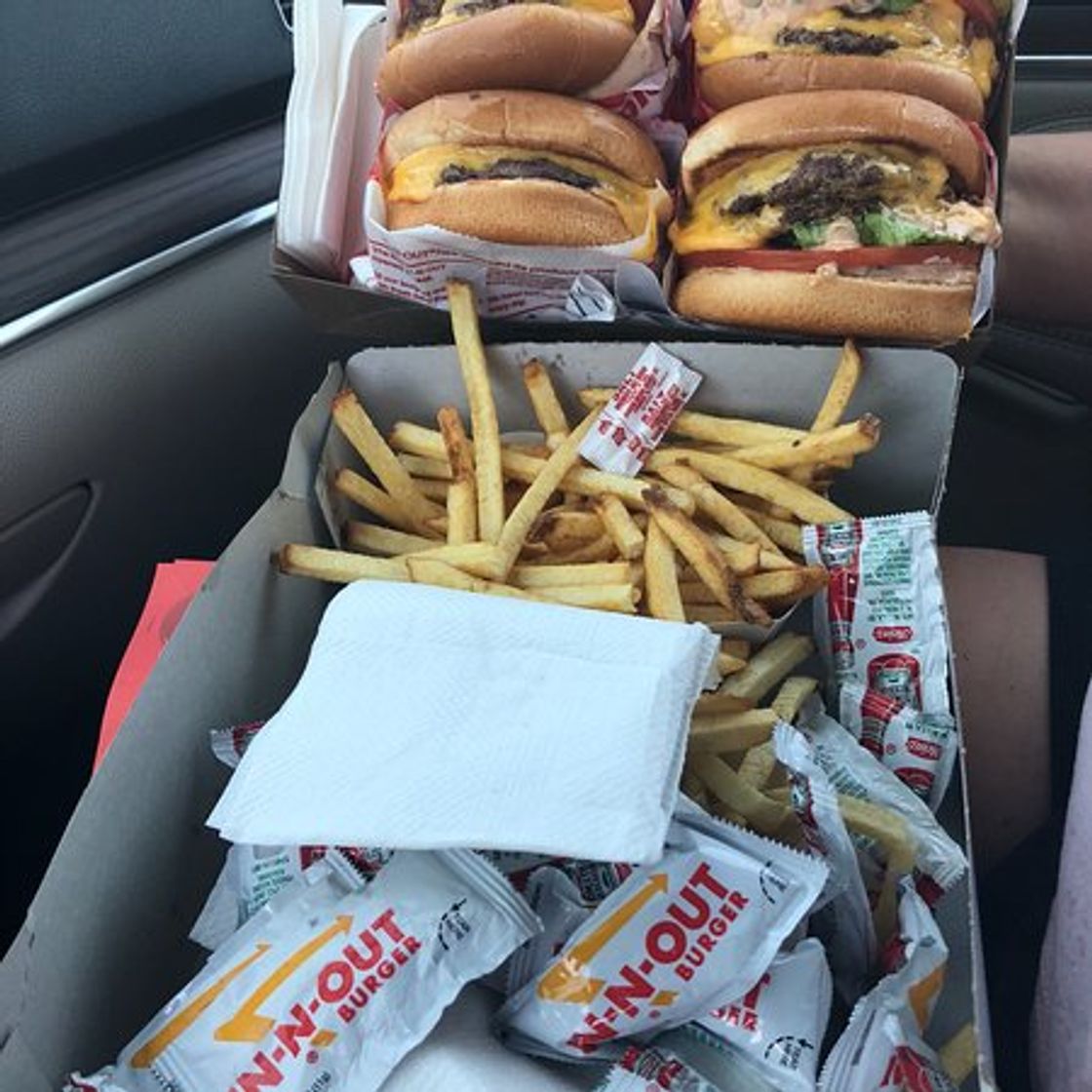 Restaurants In-N-Out Burger