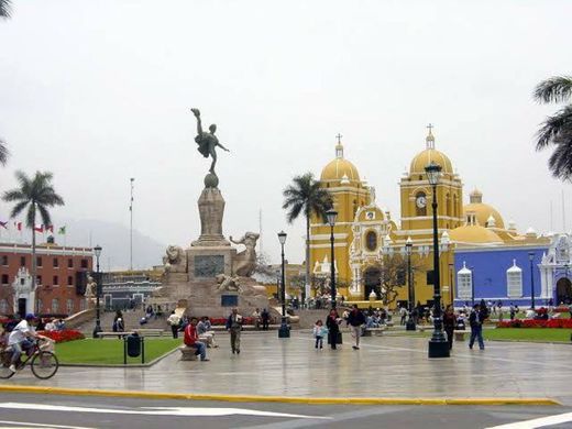 Plaza de Armas de Trujillo