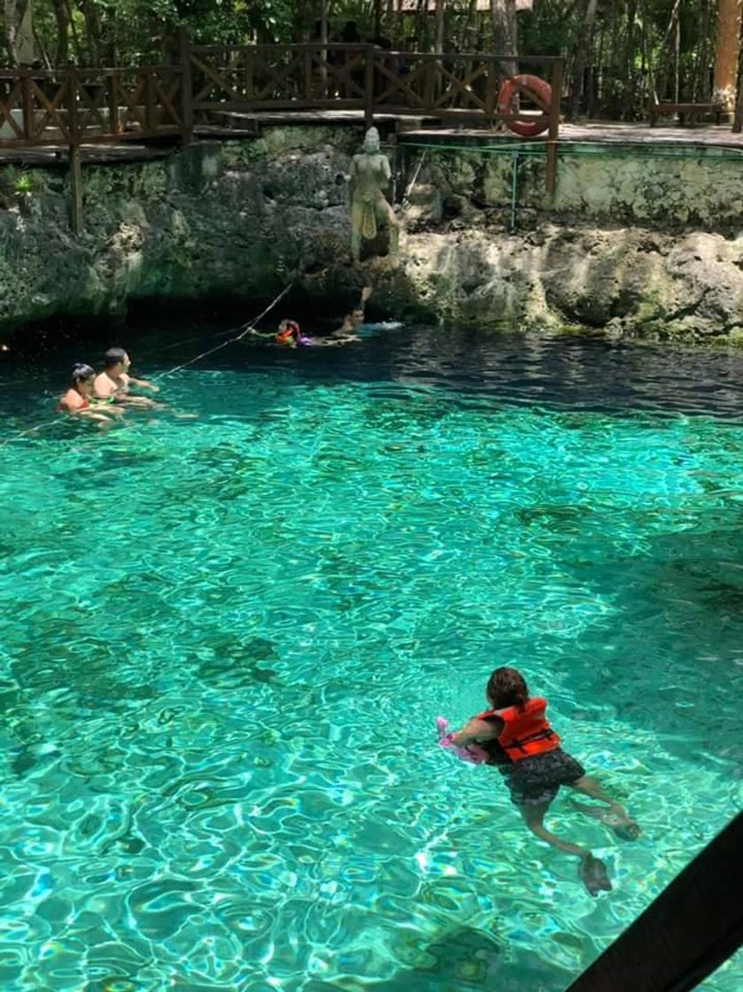 Place Cenote Zacil-Ha