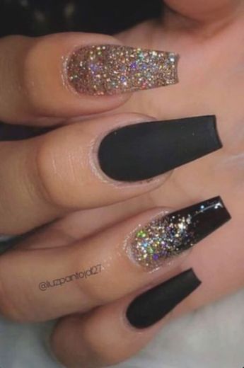 nails