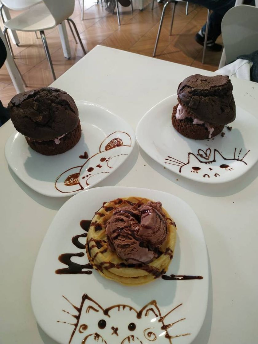 Restaurants Maid Cafe Oishii