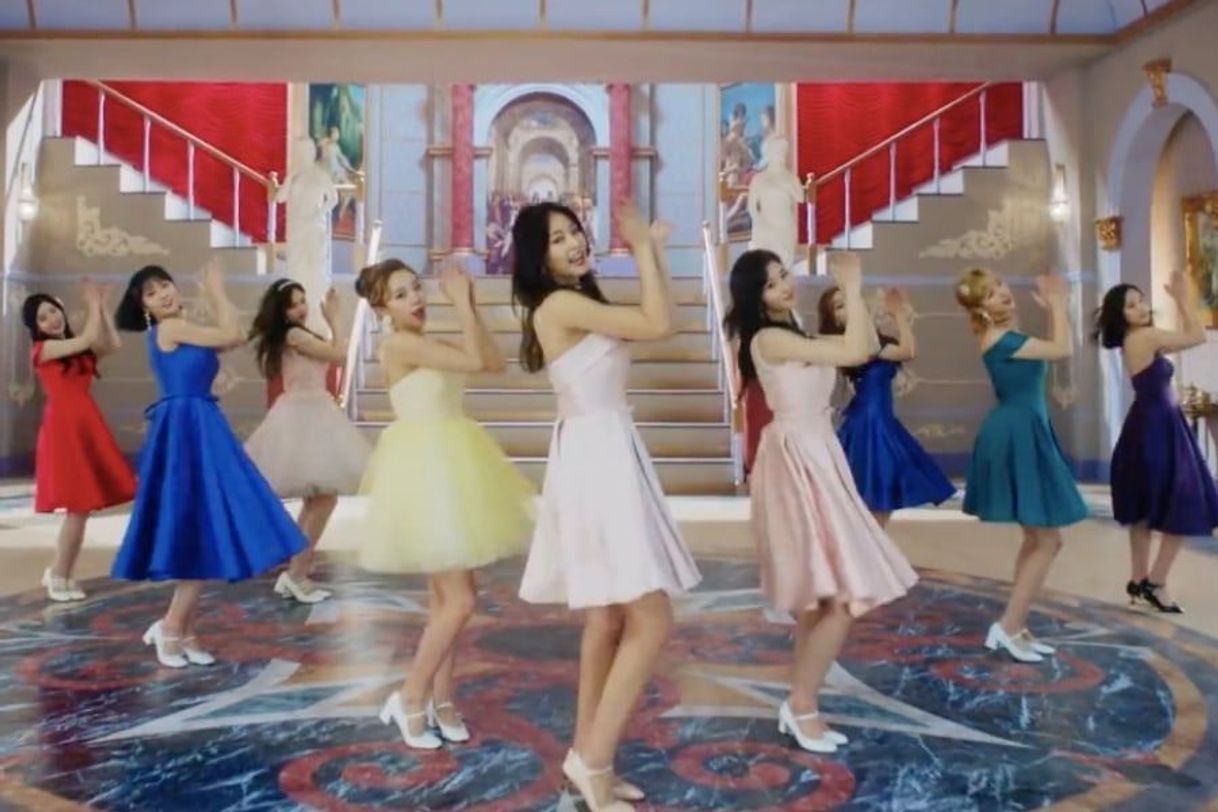 Canciones TWICE "What is Love?" M/V

