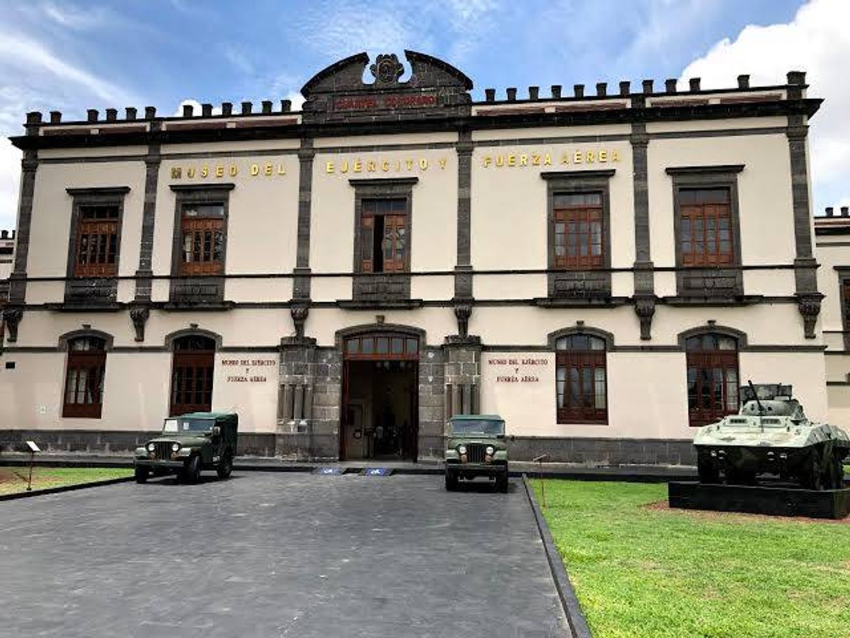 Lugar Museo del Ejército y Fuerza Aérea