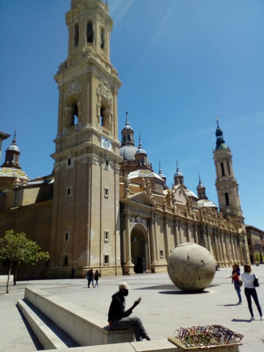 Place Basílica de Nuestra Señora del Pilar