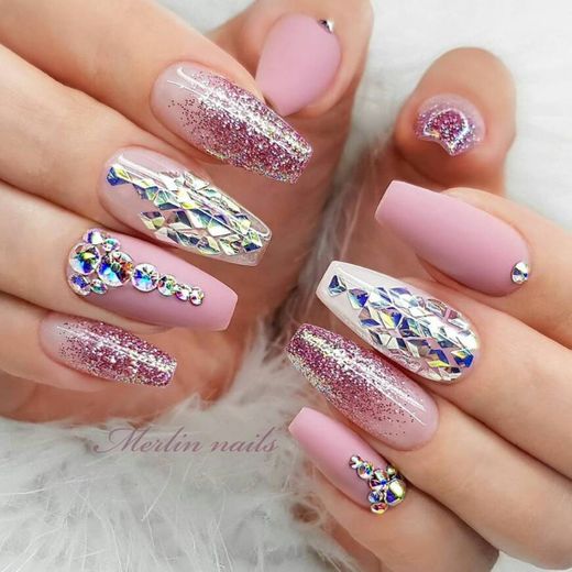 @merlin_nails instagram page